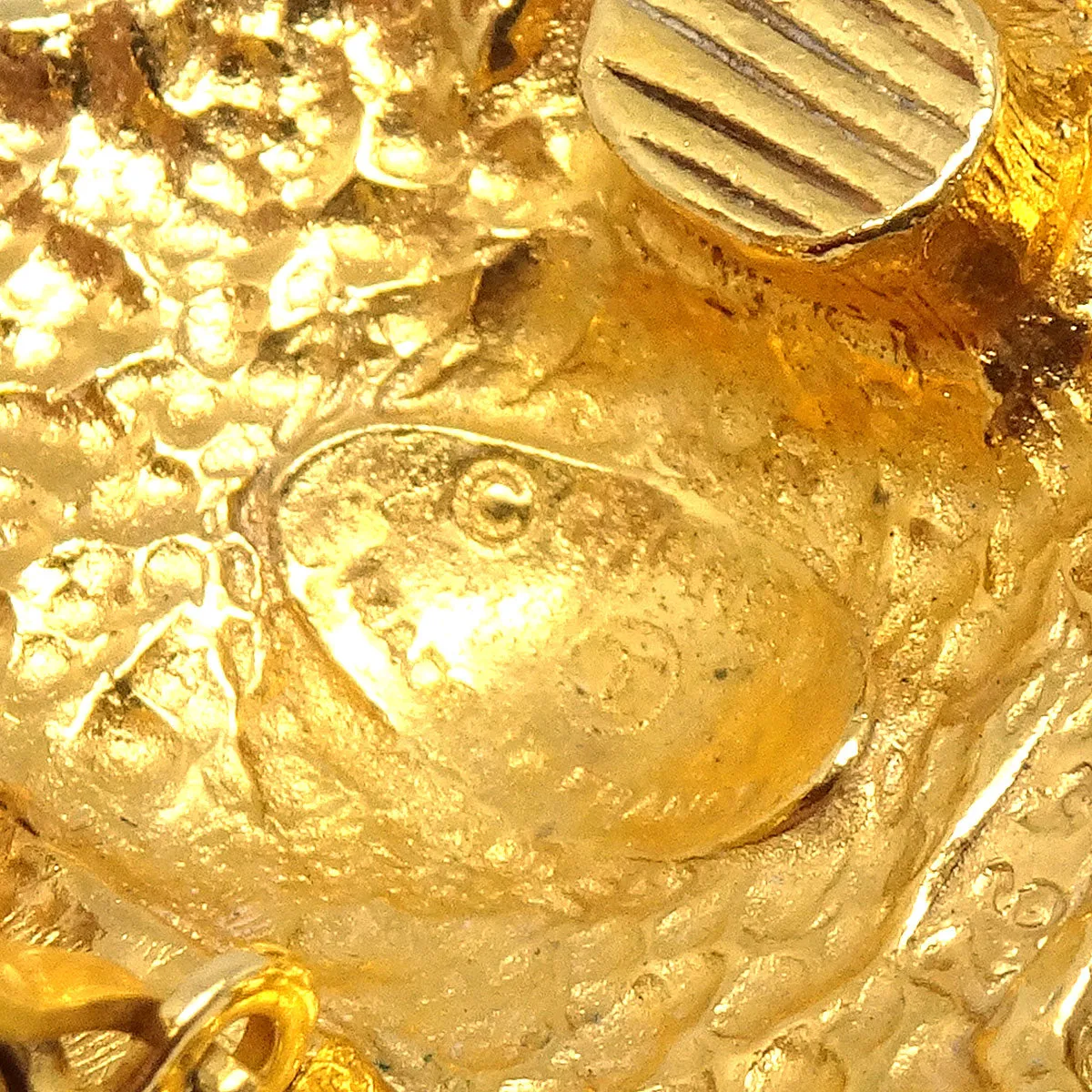Chanel 1986-1994 Lion Earrings Clip-On Gold 2494
