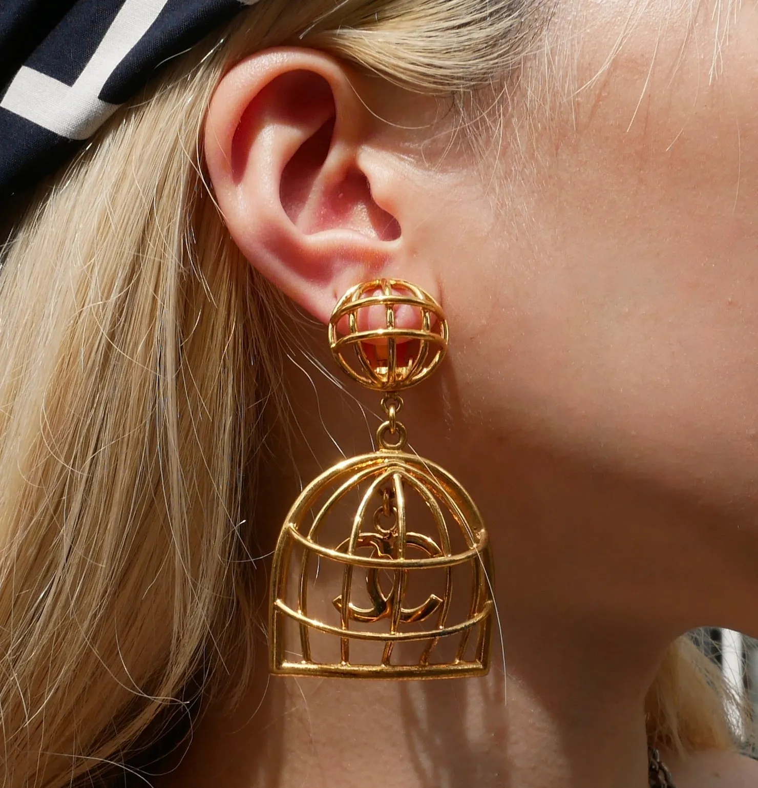 CHANEL 1993 Birdcage Earrings Clip-On Gold 92077