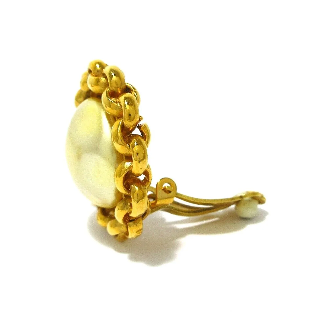 Chanel - Gold Cream Hardware Fake