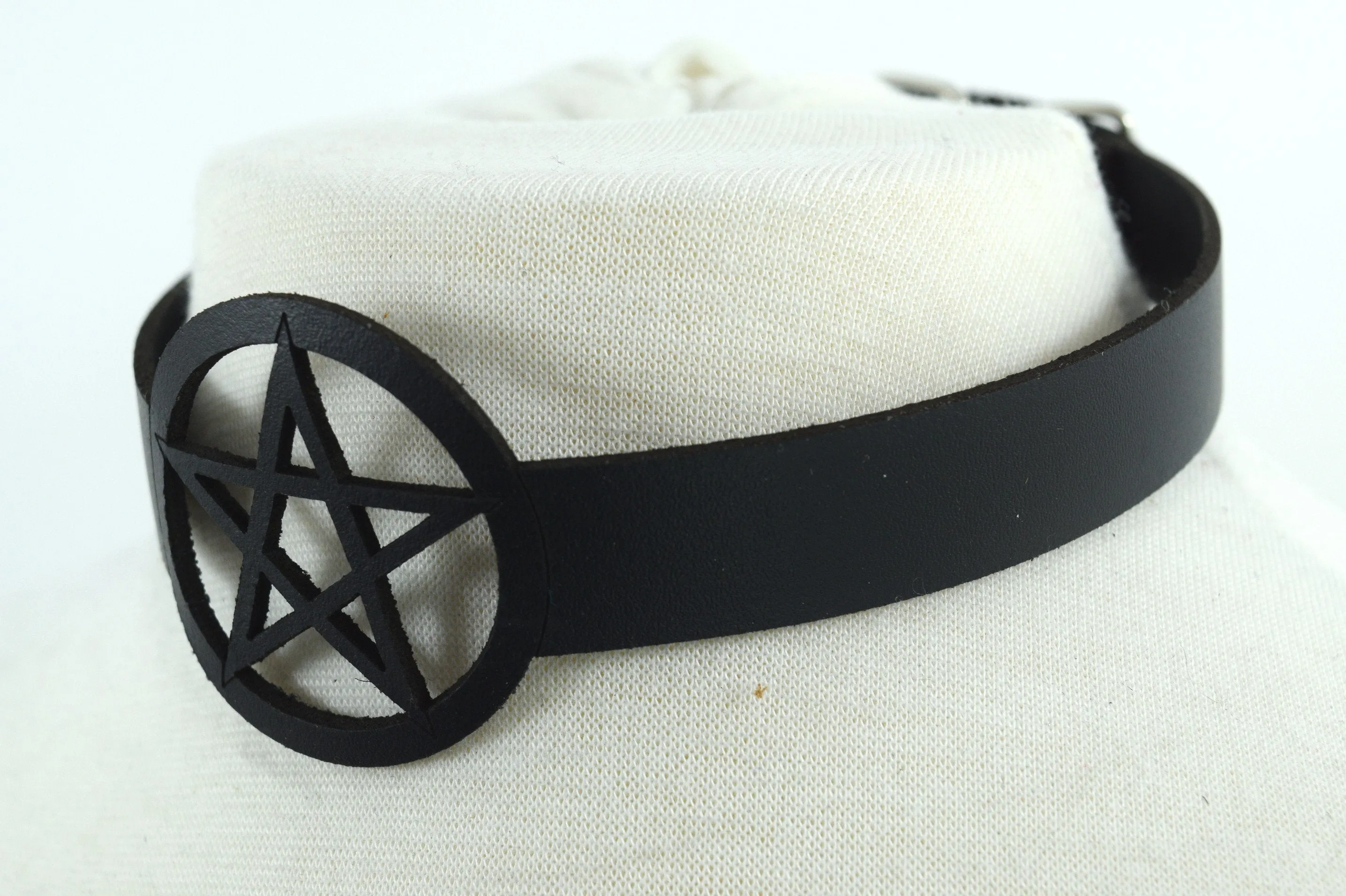Gothic Witch Wicca Black Leather Pentagram Laser Cut Choker Necklace
